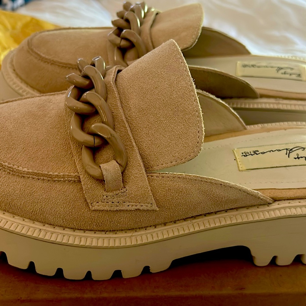 New  shoes in the box
